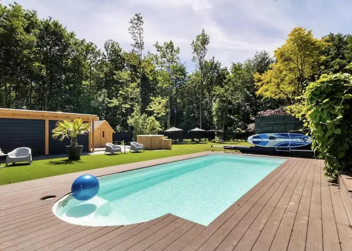 Glamping Lodge With Eco-Wellness